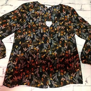 Women's Floral Top size Medium by DR2